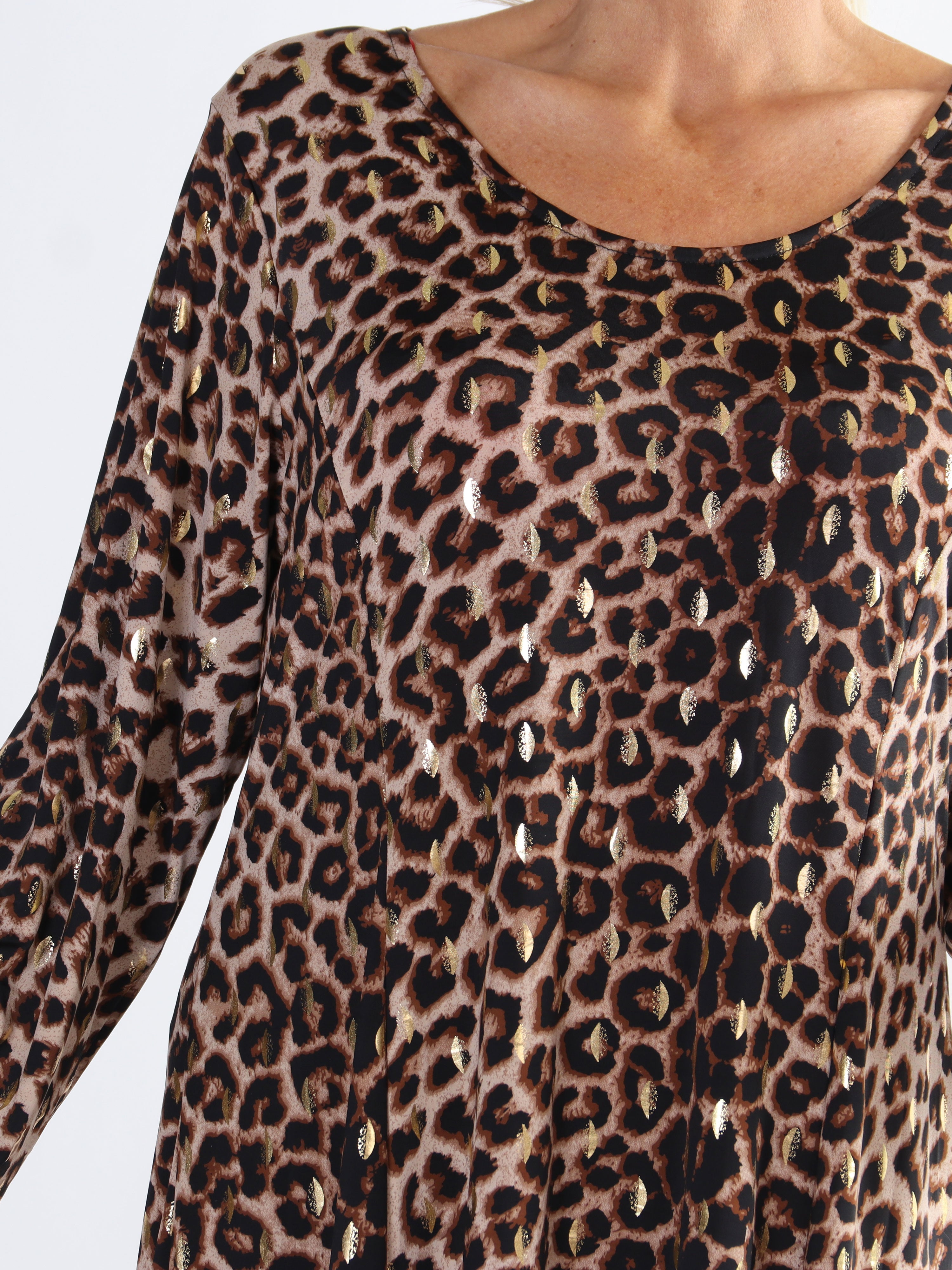 Maj Leo L/S - Elastisk plus size kjole i leopardprint